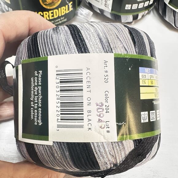 Lion Brand 4 Balls INCREDIBLE Vintage Ribbon Yarn ACCENT ON BLACK grey lot - Picture 4 of 6